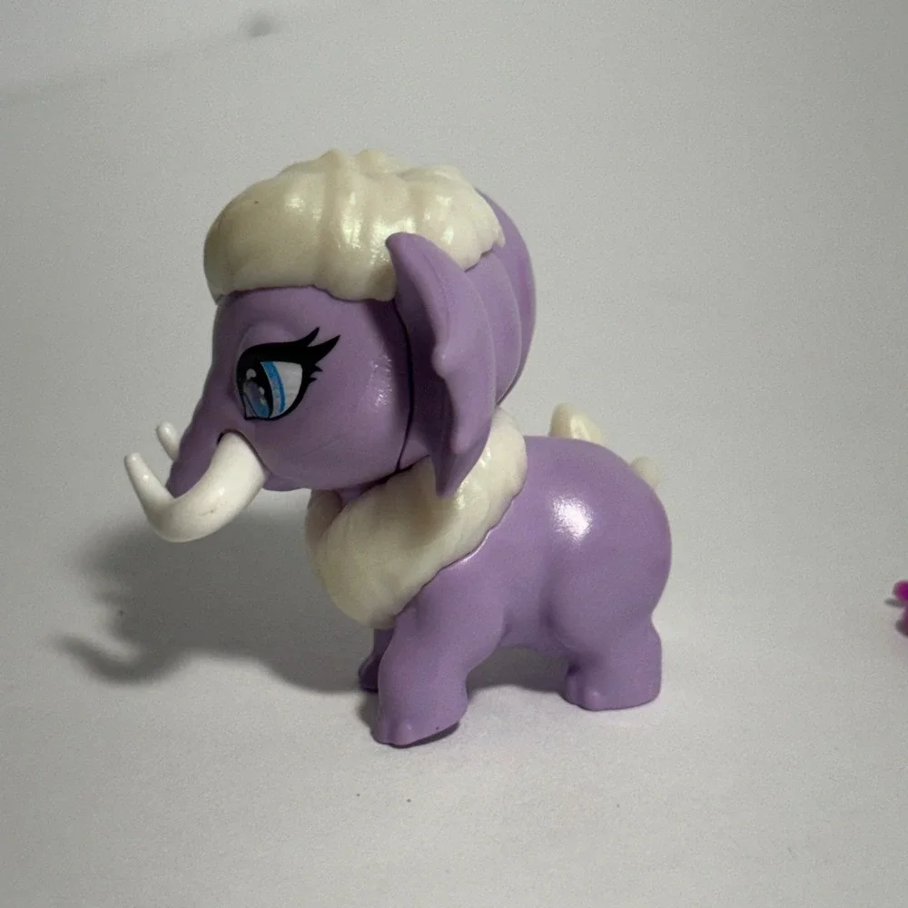 Monster High Abbey Bominable Tundra & Accessories Lot Backpack Pet Phone Cup
